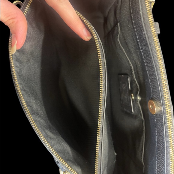 Black coach purse with hidden zip side pockets - Picture 9 of 14